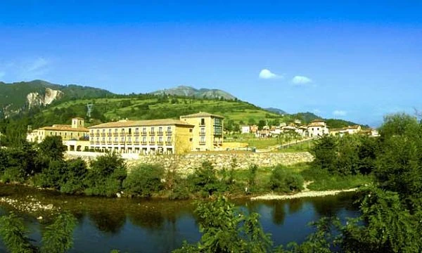 Parador de Cangas de Onis_600
