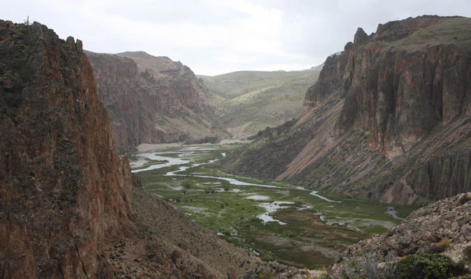 cañadon en la zona de la Cueva de las manos