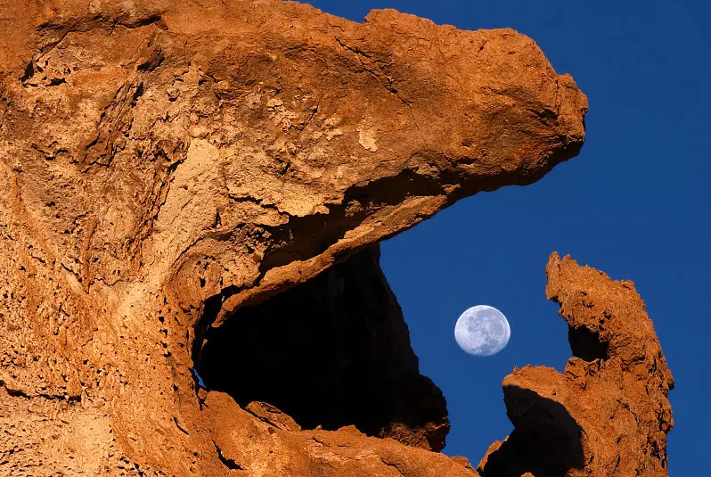 Formación rocosa en el Valle de la Luna en San Juan Argentina, uno de los principales atractivos turísticos