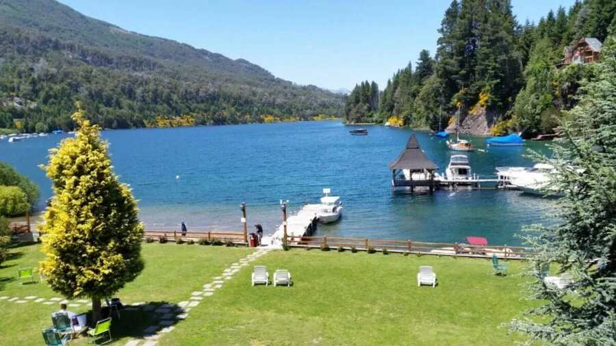 Vistas desde el hotel Bahía Manzano, en Angostura