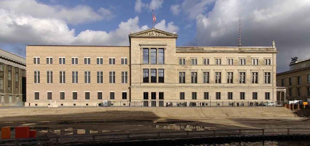 Fachada-del-Nuevo-Museo-de-Berlin