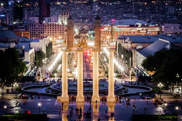 fuente-magica-de-montjuic-_barcelona