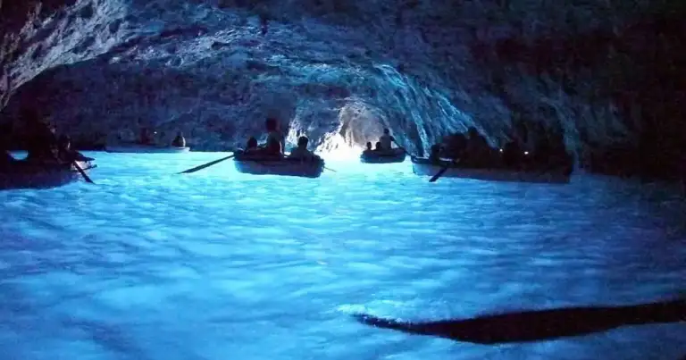 La Gruta Azul de Capri: espectáculo natural y sorprendente