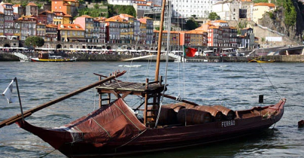 ¿Qué es más lindo Lisboa o Oporto?