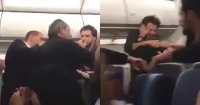 Pasajeros en conflicto dentro de la cabina de un avión comercial