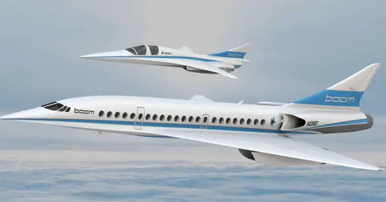 Maquetas de aviones supersonicos futuristas en vuelo sobre océano azul