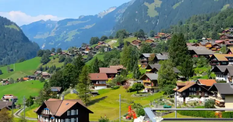 Vista de algunos de los bellos pueblos de Suiza