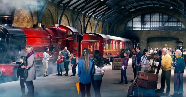 Plataforma de tren rojo del tour de Harry Potter en Londres
