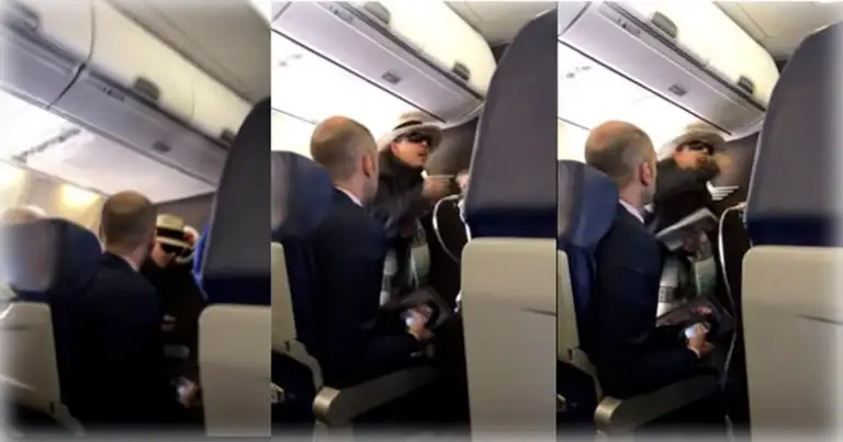 Tres cuadros de una escena en un avión: un pasajero con gorro y gafas increpa a un hombre de traje