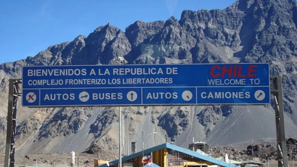 Francisco viaja a Chile: se prevé que viajarán un millón de argentinos