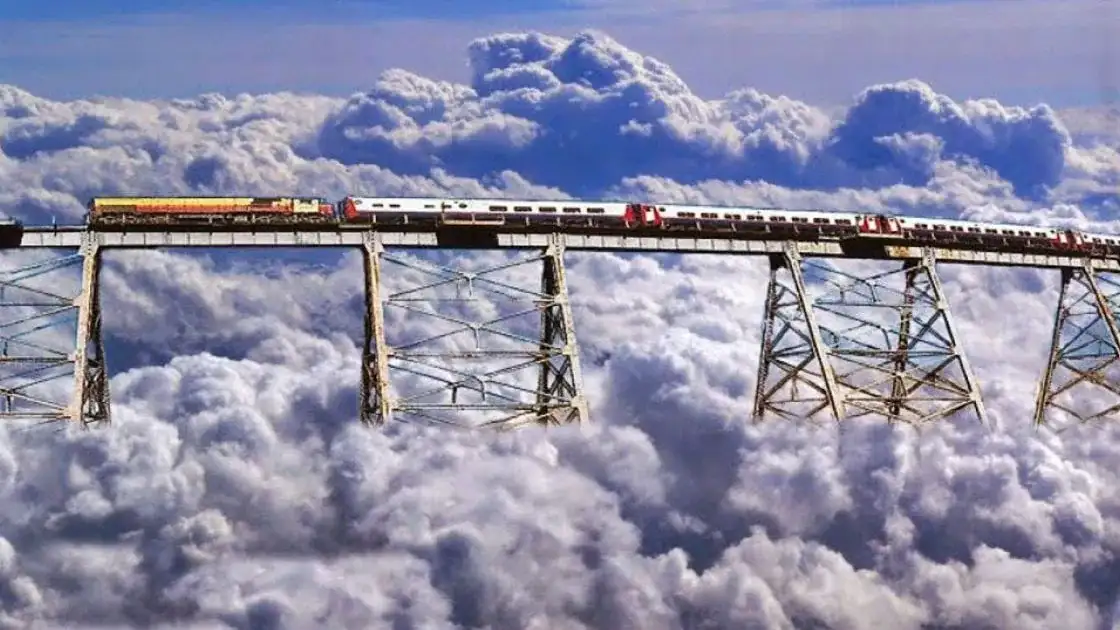 tren a las nubes, puente altisimo por dnde pasa el tren metido entre las nubes