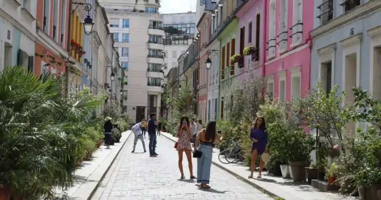 La rue Crémieux de París