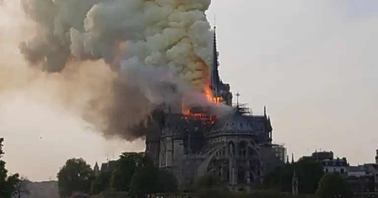 Catedral de Notre dame incendio