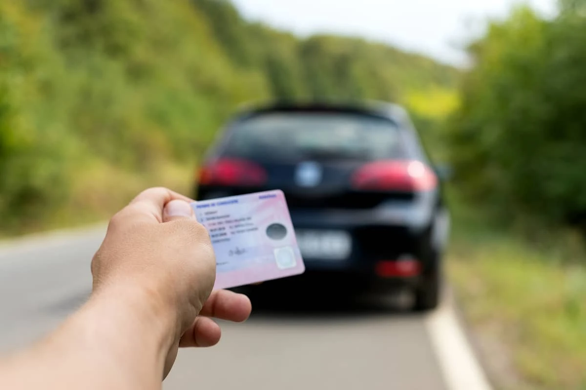 Licencia de conducir para rentar un auto en el exterior