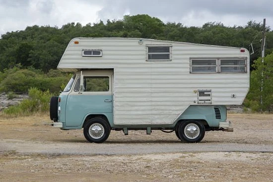 kombi equipada para viajar