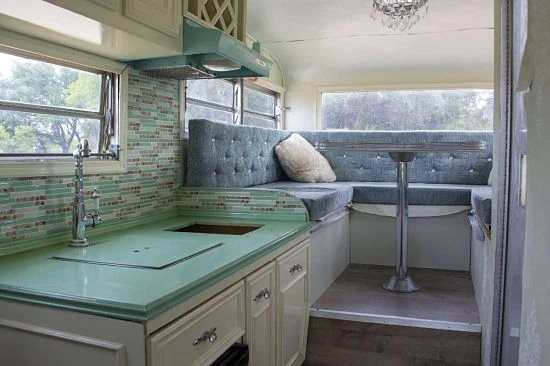 kombi equipada para viajar