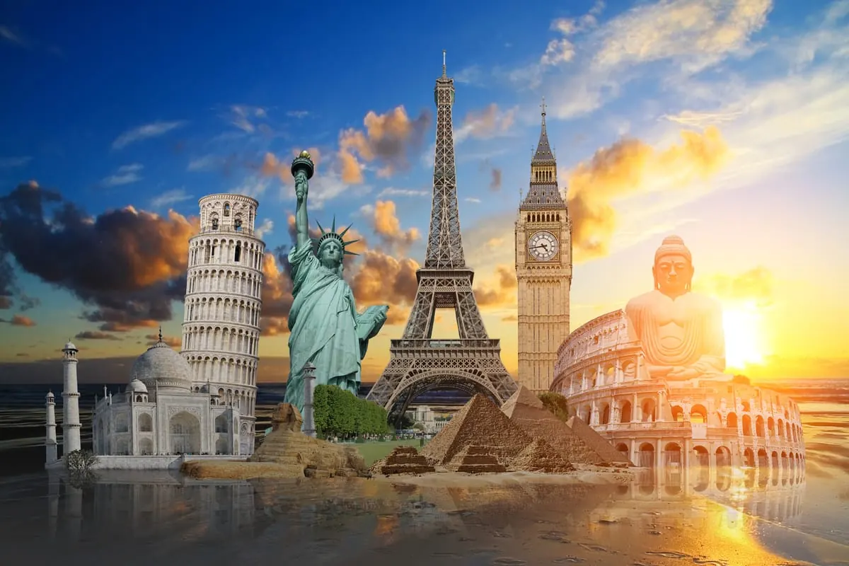 Colage de monumentos famosos mundiales: Taj Mahal, Torre Eiffel, Coliseo