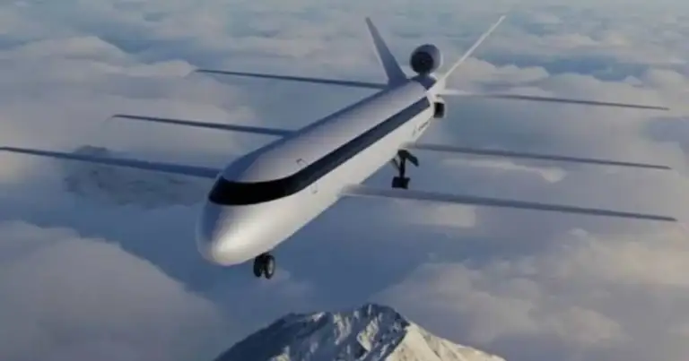 avion con 3 alas