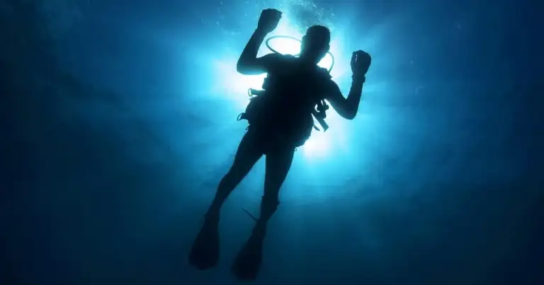 Dubai: la pileta de buceo mas profunda en el mundo