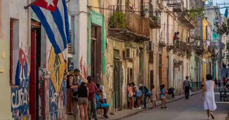 Cuba reabre sus fronteras al turismo extranjero