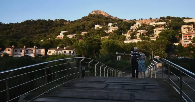 vente a vivir a un pueblo españa