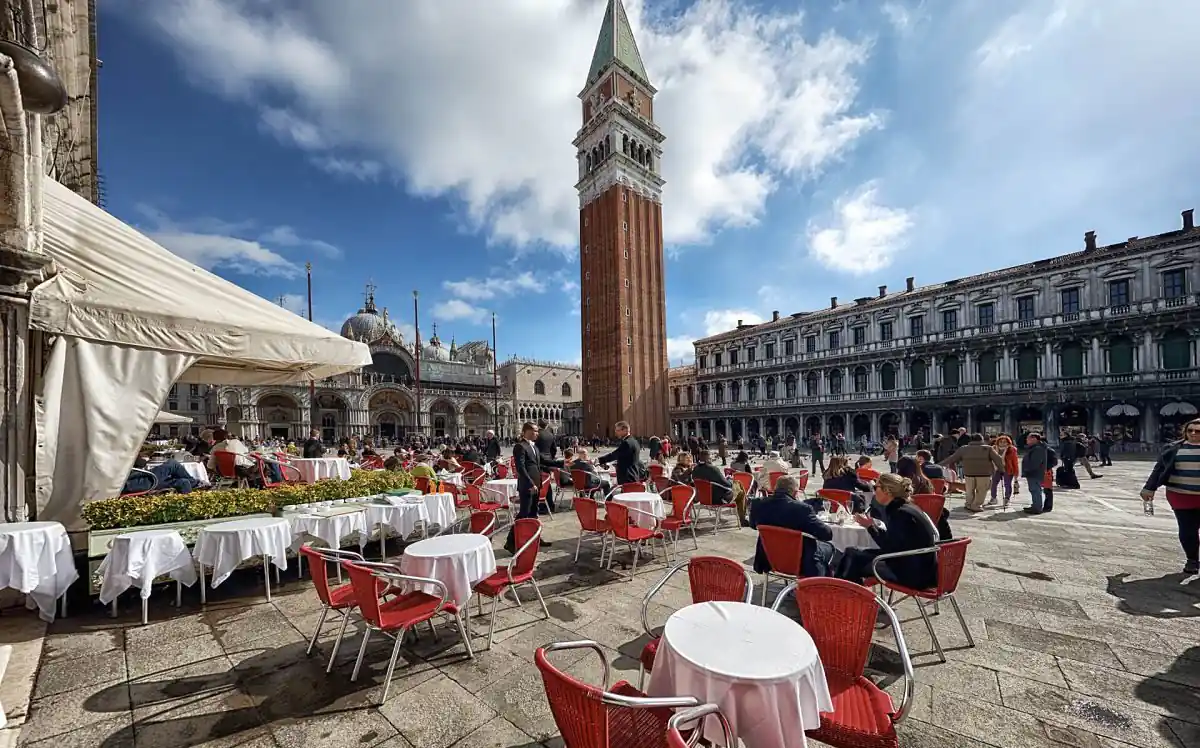 Cafés plaza San marco de venecia