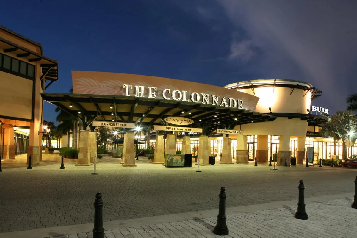 Sawgrass mall tiendas outlet