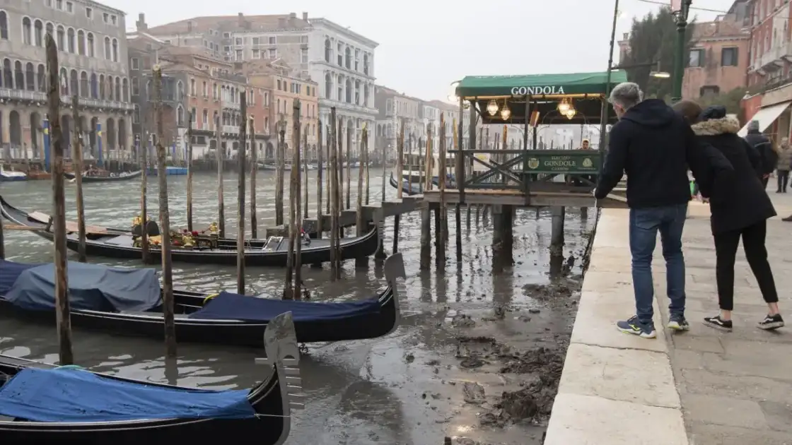marea baja en venecia