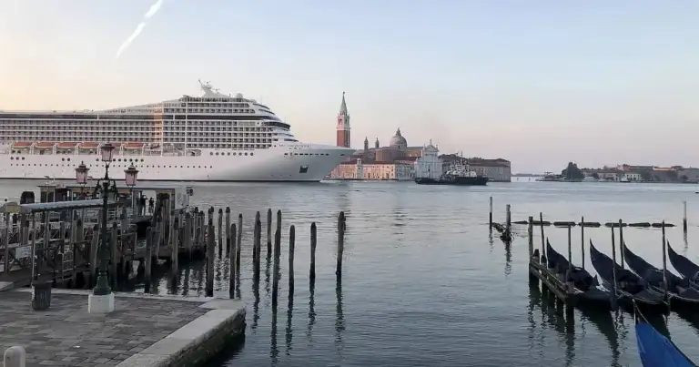 Lugares que prohibieron los cruceros para reducir el turismo y cuidar el medioambiente