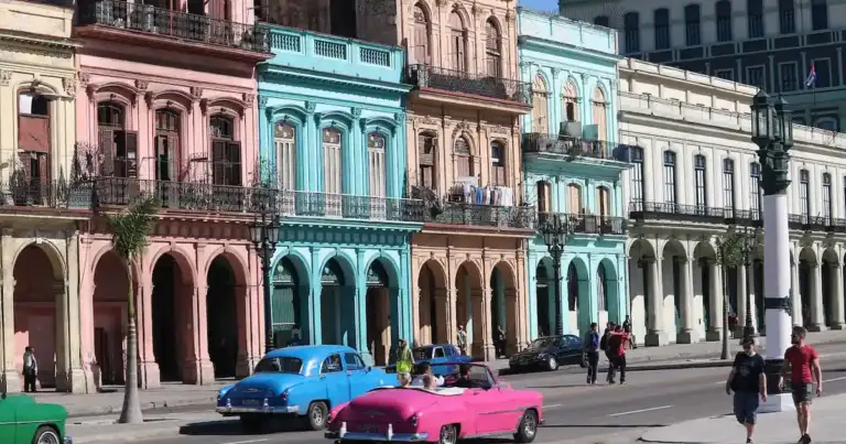Viajar a Cuba: un paraíso que regala una cita con la historia