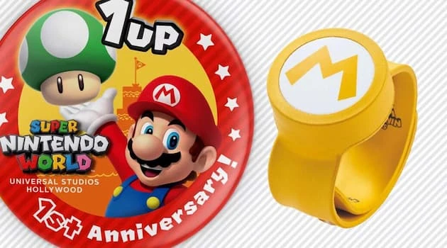 Merchandise de videojuegos con distintivo y accesorios