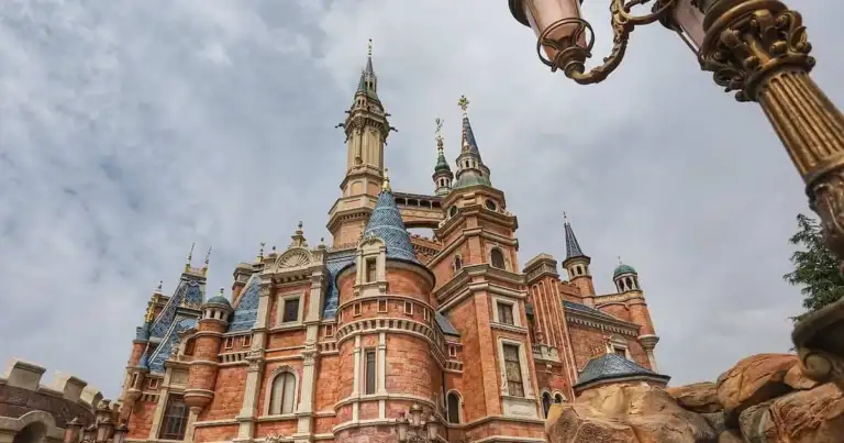 aeropuerto mas cercano a disney