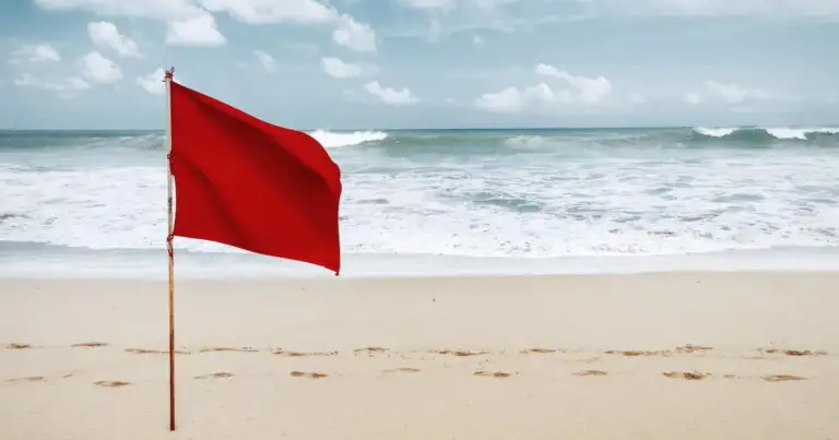 Qué significan los colores de las banderas en las playas