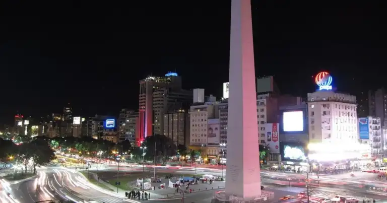 se puede subir al obelisco