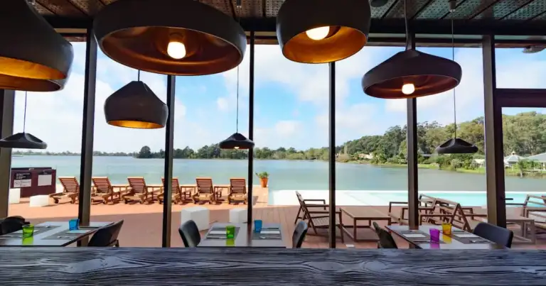 hoteles cerca del aeropuerto de montevideo