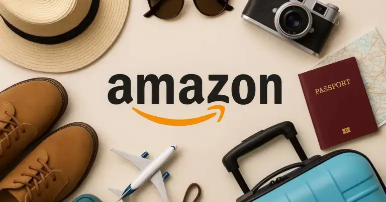 Accesorios de viaje alrededor del logo de Amazon: pasaporte, cámara, maleta y sombrero