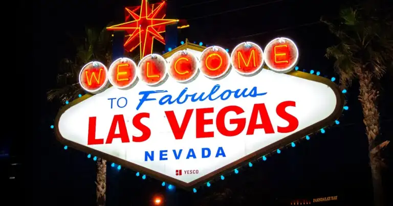 Cartel Welcome to Las Vegas Nevada que indica la ubicación de la ciudad en Estados Unidos